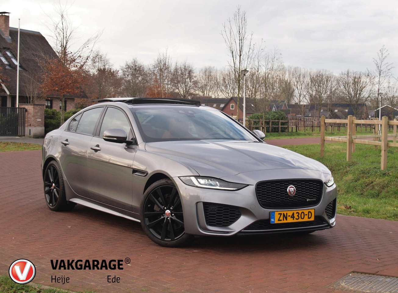 Jaguar XE - 2.0 P250 HSE | R-Dynamic | Panoramadak | Camera | Apple Carplay | Cruise Control | Leer | - AutoWereld.nl