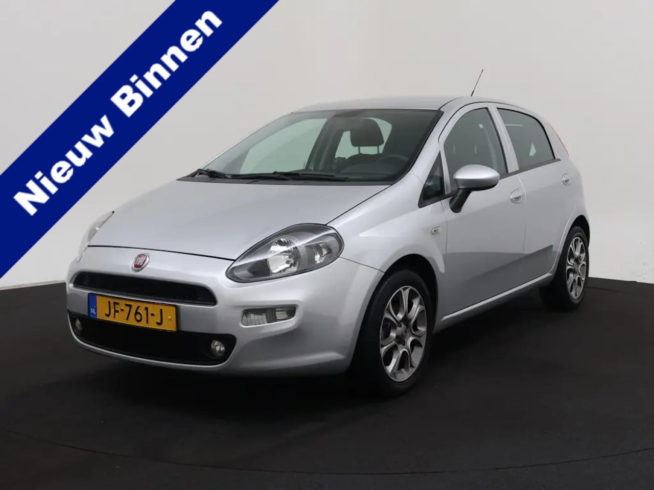 Fiat Punto Evo - 0.9 TwinAir Lounge (5-drs Hatchb.)  02-2016 85.188 KM - AutoWereld.nl