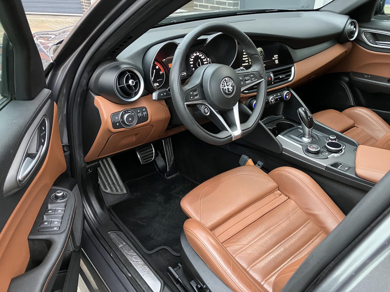 Alfa Romeo Giulia - 2.0T Super | BTW Auto, interessant voor ondernemers| | Uitmuntende staat |