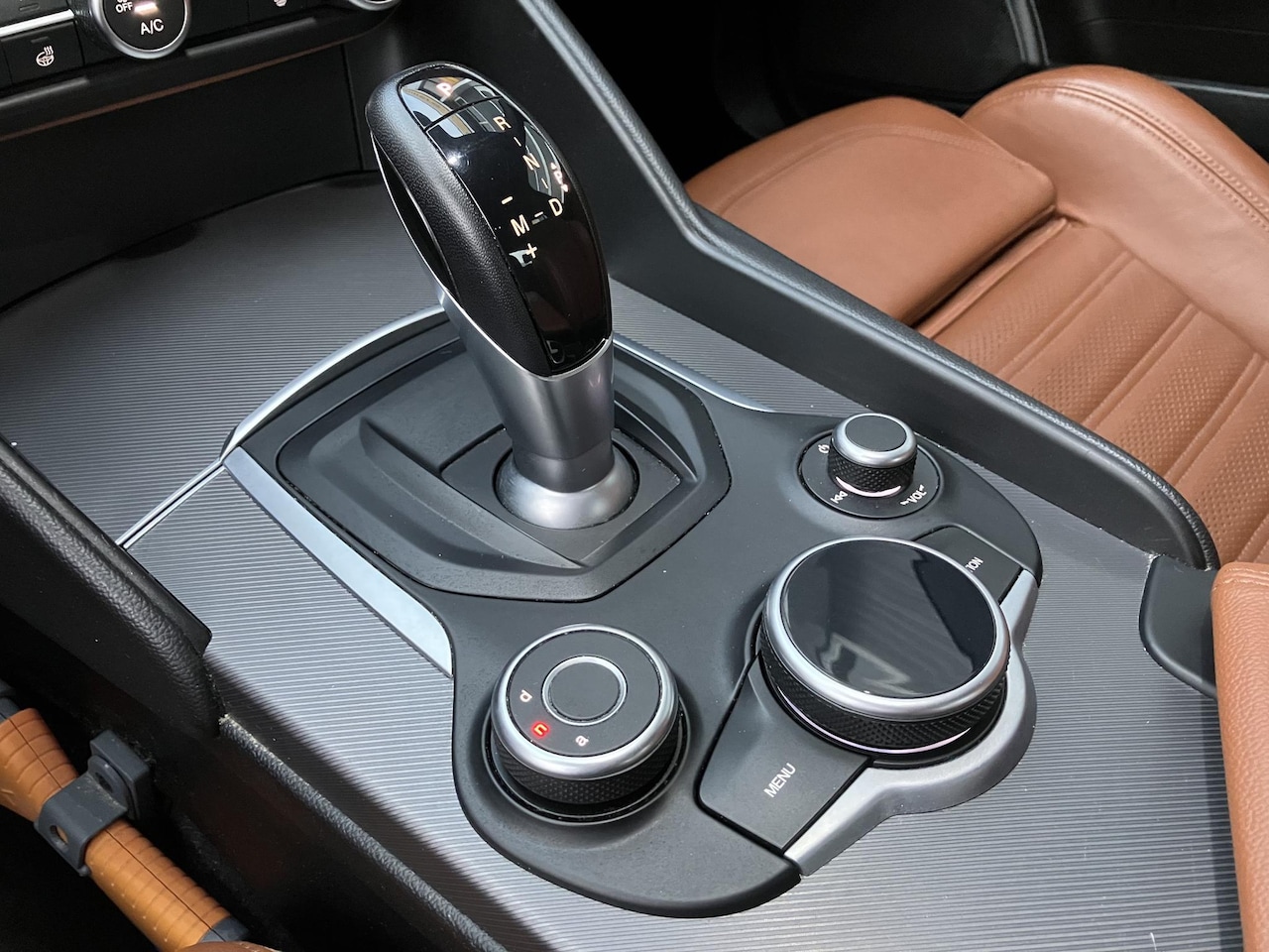 Alfa Romeo Giulia - 2.0T Super | BTW Auto, interessant voor ondernemers| | Uitmuntende staat |