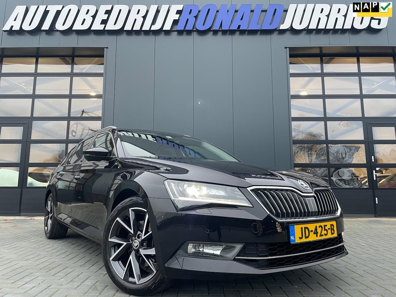 Skoda Superb Combi - 1.4 TSI Ambition Business NL.Auto/Cruise/Xenon/Trekhaak/Navigatie/Climatronic/Goed Onderho - AutoWereld.nl