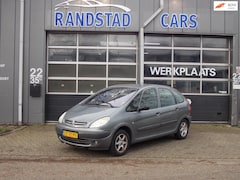 Citroën Xsara Picasso - 2.0i-16V Différence 2 Automaat Aico Nette auto start en rijden