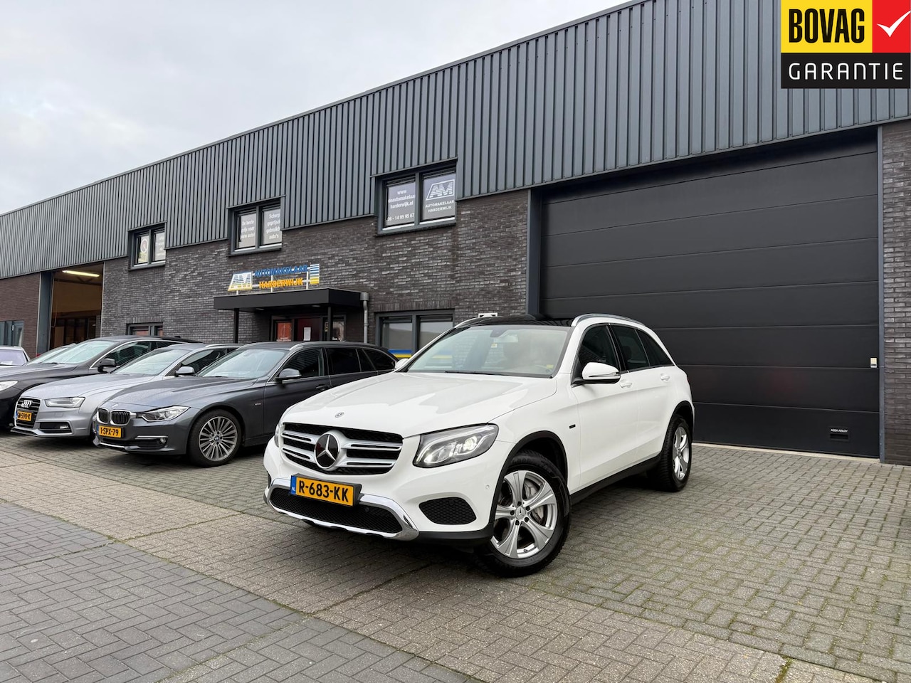 Mercedes-Benz GLC-klasse - 350e 4MATIC Premium Plus | 12MND GARANTIE | PANODAK | LED | CARPLAY | CRUISE ADAPTIEF | TR - AutoWereld.nl