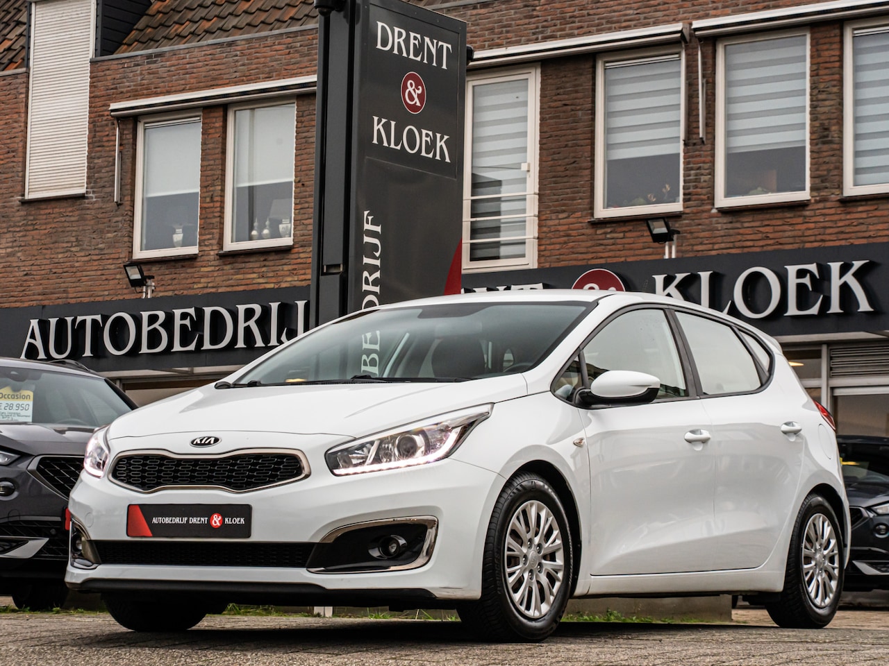 Kia Cee'd - 1.0 T-GDi Navigator ORG NL CAMERA NAVI CRUISE PDC - AutoWereld.nl