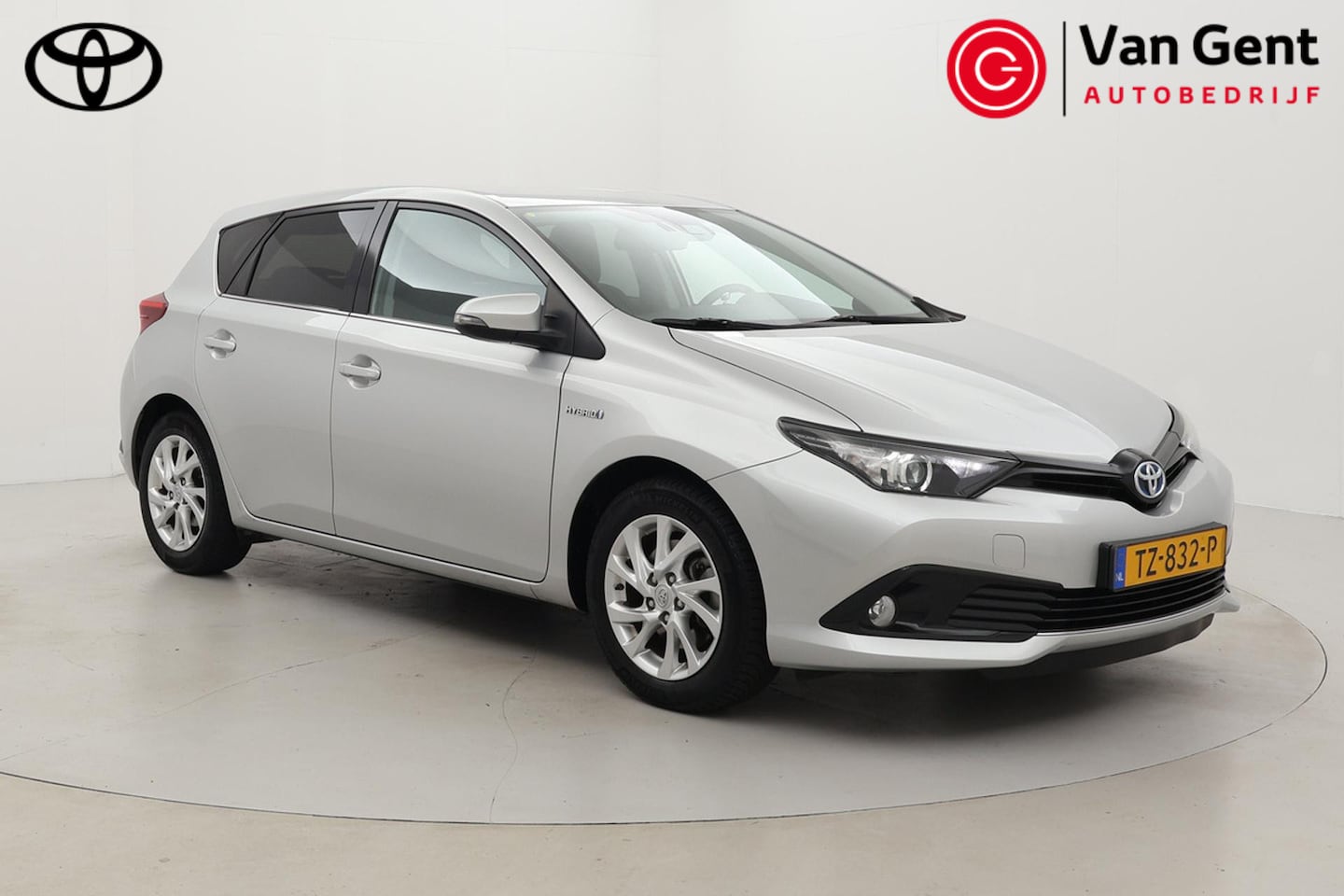 Toyota Auris - 1.8 Hybrid Energy Plus | Trekhaak | Navigatie | Keyless | Cruise Control | Clima | Parkeer - AutoWereld.nl