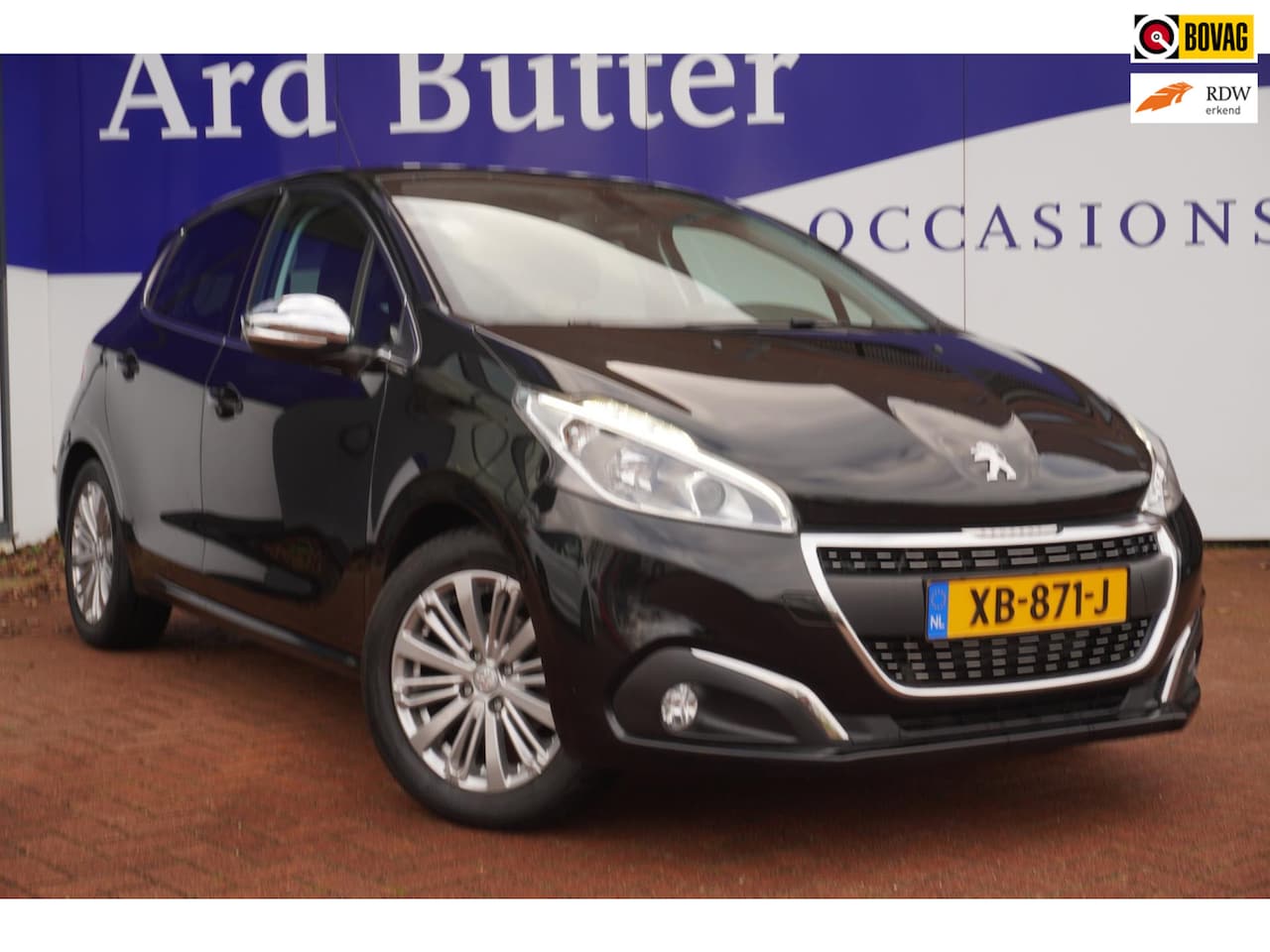 Peugeot 208 - 1.2 PureTech Blue Lease Premium / Camera / Navi / Panorama / 16 "LMV / = DISTRIBUTIE VERVA - AutoWereld.nl