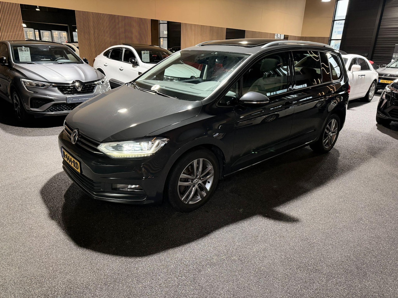Volkswagen Touran - 1.4 TSI Highline Business R 7p Pano|Navi|7Zits| - AutoWereld.nl