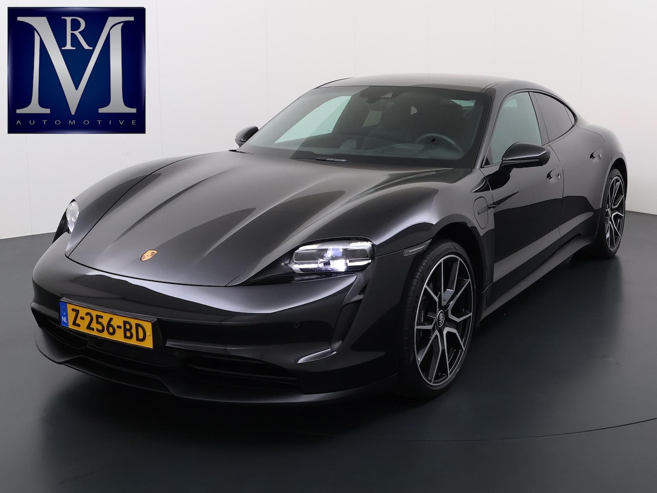 Porsche Taycan - Performance 84 kWh VAN: 68.900,- VOOR: 64.440,- UW EINDEJAARSVOORDEEL: 4.460,- EURO | ADAP - AutoWereld.nl