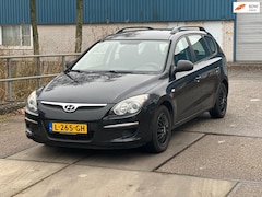 Hyundai i30 CW - 1.4i Blue Active Airco Grootscherm APK