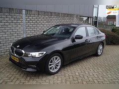 BMW 3-serie - 330i Executive Edition Autom Navi Clima Adaptieve Cruise Apple Carplay Harman Kardon LED K