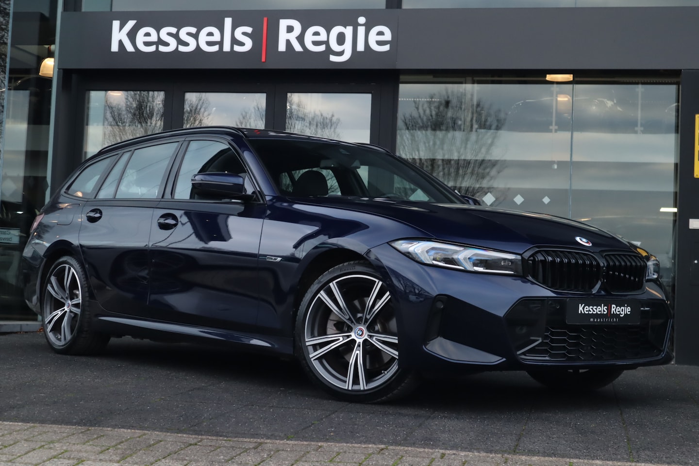 BMW 3-serie Touring - 330e M-Sport Tanzanite Pano Laser HuD El.Haak HiFi 19” Camera Stuur/Stoelverwarming - AutoWereld.nl