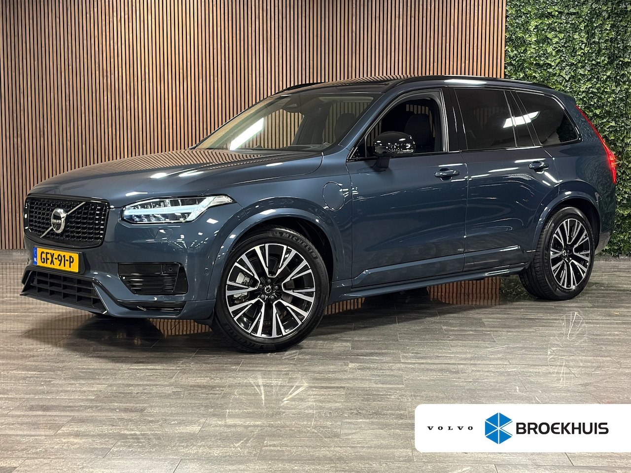 Volvo XC90 - T8 AWD Recharge Ultra Dark Vol! | Bowers & Wilkins | Luchtvering | Stoelventilatie | Trekh - AutoWereld.nl