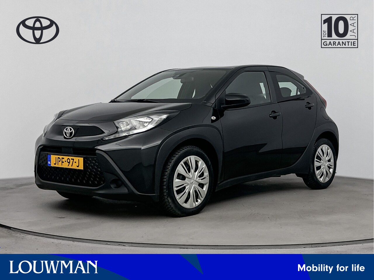Toyota Aygo X - 1.0 VVT-i MT Play Limited | Stoelverwarming | Allseason banden | Apple Carplay/Android aut - AutoWereld.nl