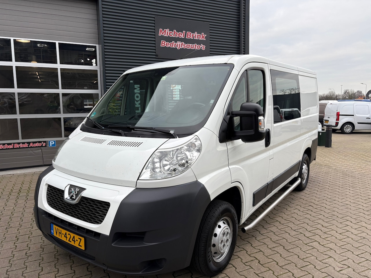 Peugeot Boxer - 330 2.2 e-HDI L1H1 Dubbele Cabine - AutoWereld.nl