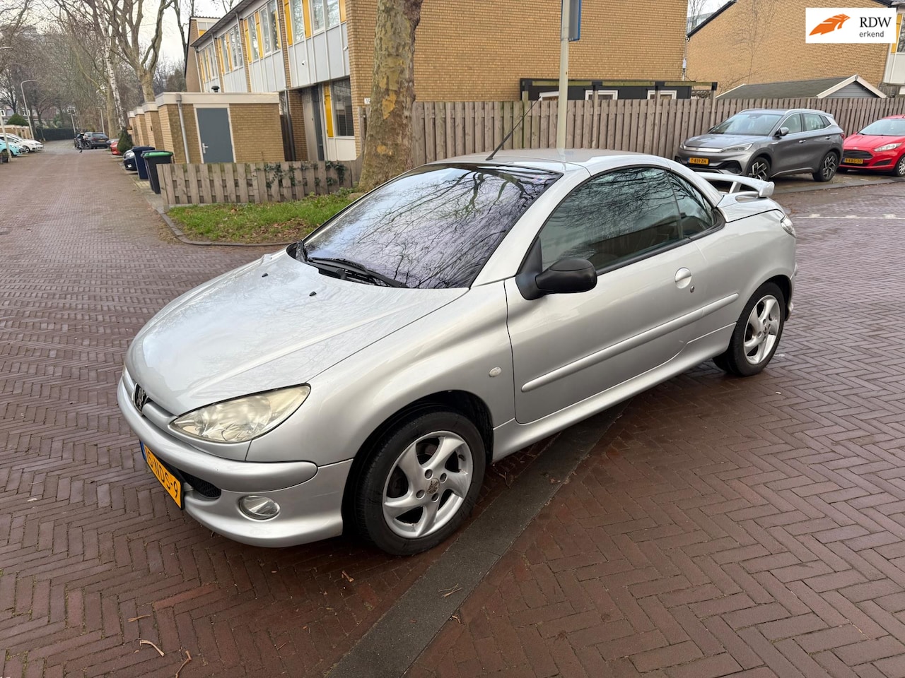 Peugeot 206 CC - Airco / Leuke cabrio / 147.000 km - AutoWereld.nl