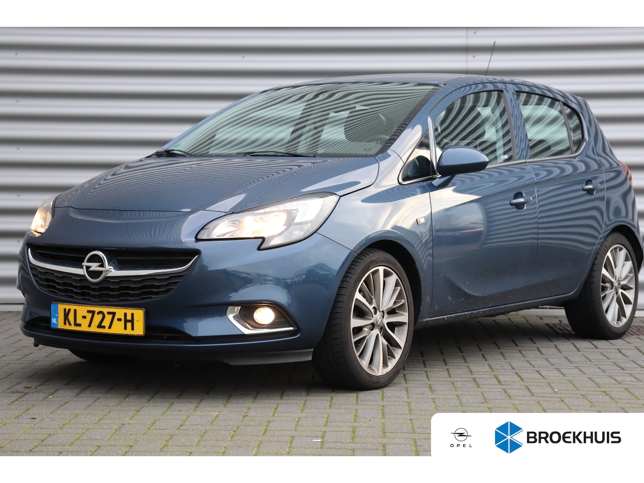 Opel Corsa - 1.4 90PK 5-DRS INNOVATION+ / CLIMA / LEDER / PDC / 17" LMV / COSMO / TREKHAAK / WINTERPAKK - AutoWereld.nl