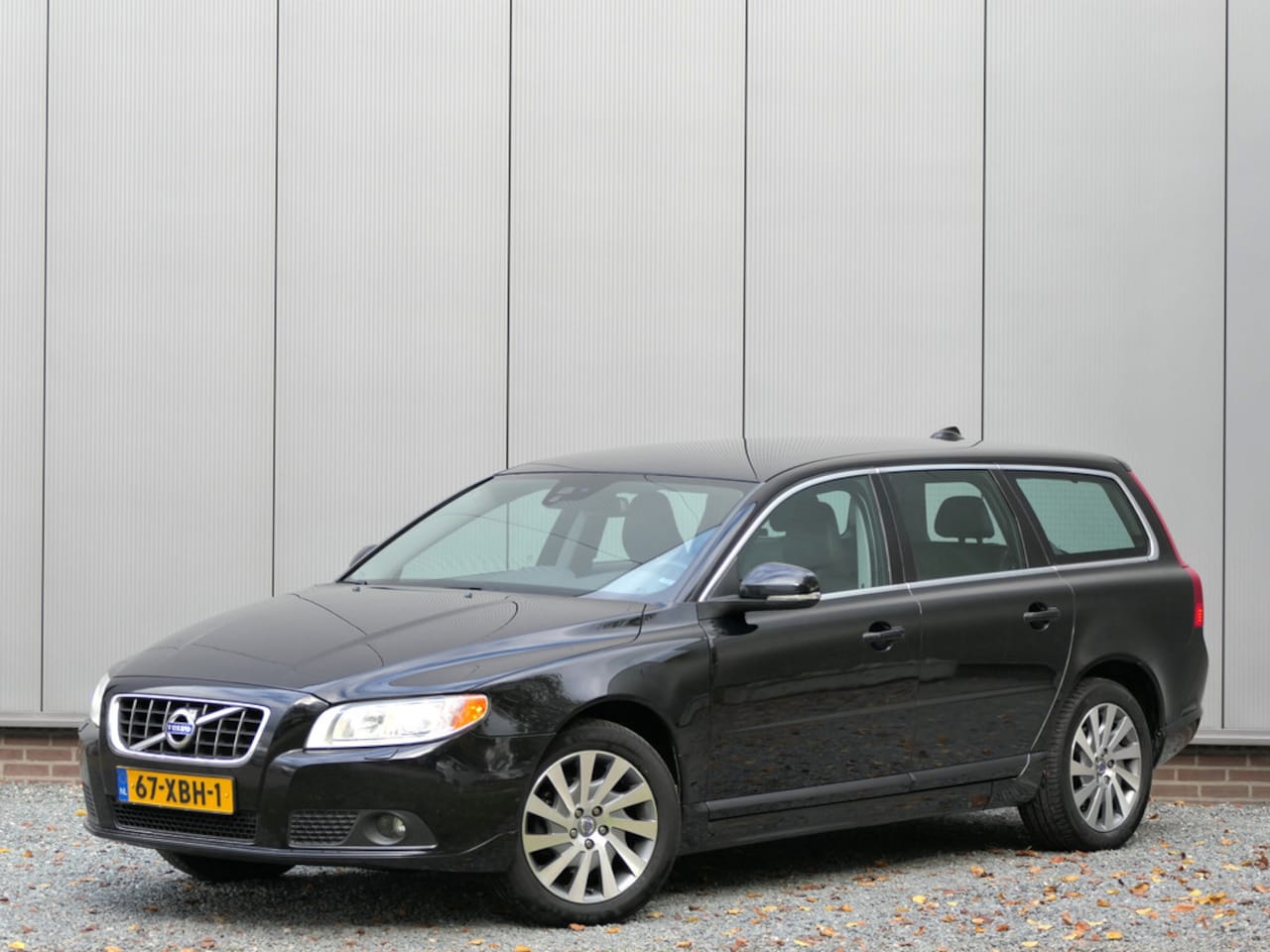 Volvo V70 - 1.6 T4 Limited Edition Leer / Navigatie / Afneembare trekhaak - AutoWereld.nl