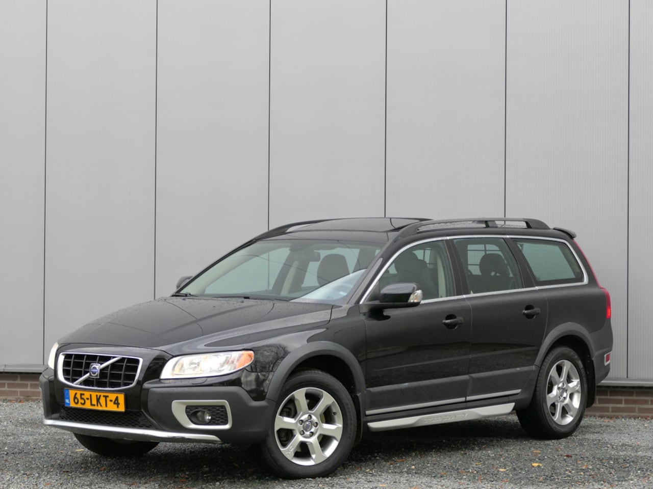 Volvo XC70 - 3.2 Summum Schuifdak / Xenon / Navi / Stoelkoeling / Dynaudio - AutoWereld.nl