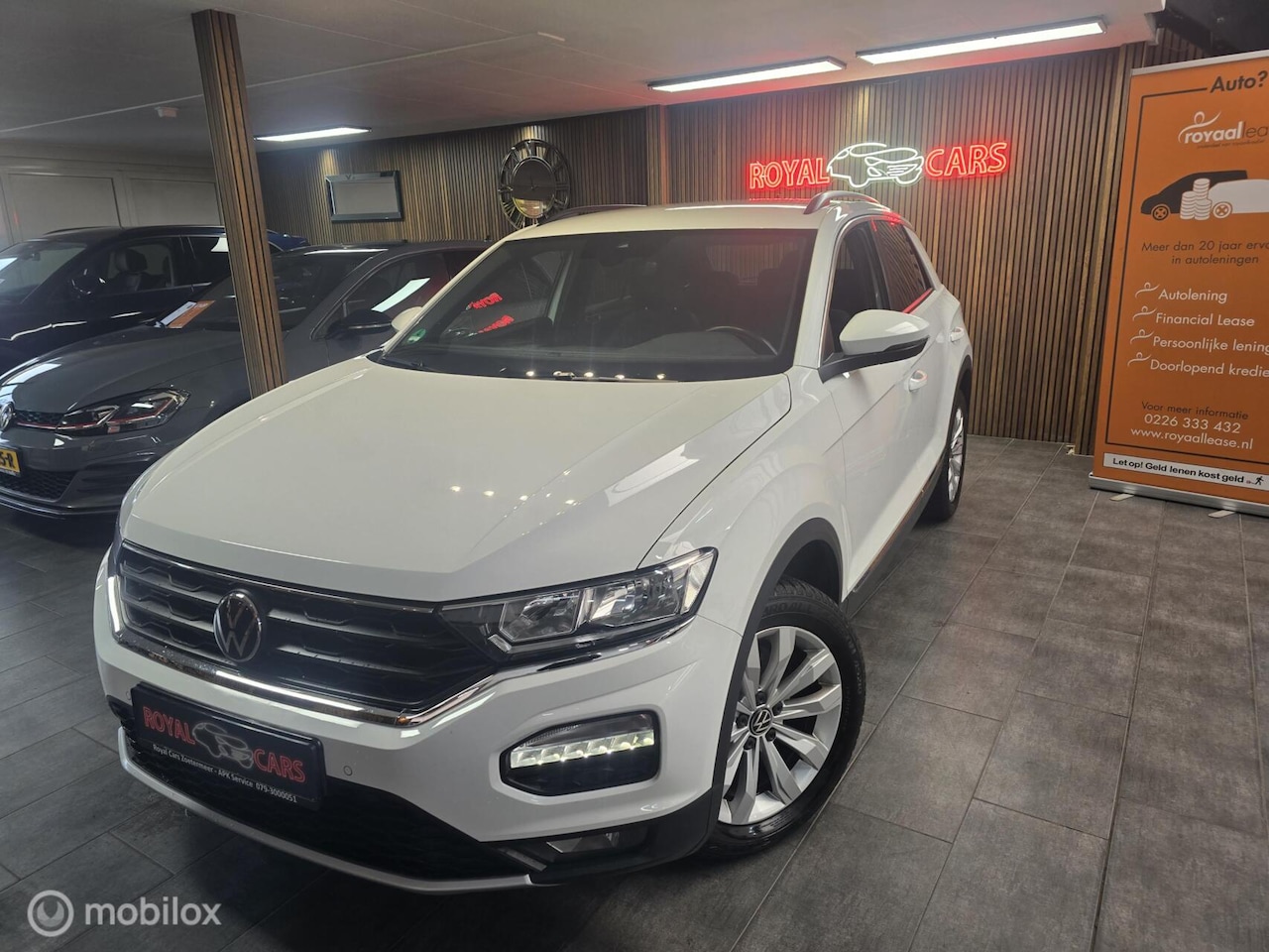 Volkswagen T-Roc - 1.5 TSI Style Business/ Lane.Assist/ Carplay - AutoWereld.nl