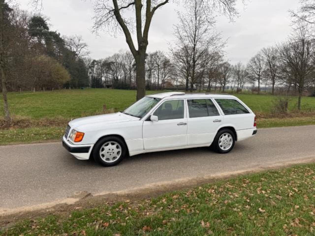 Mercedes-Benz 200-500 (W124) Combi - 230 TE Airco, Schuifdak, 7 persoons - AutoWereld.nl