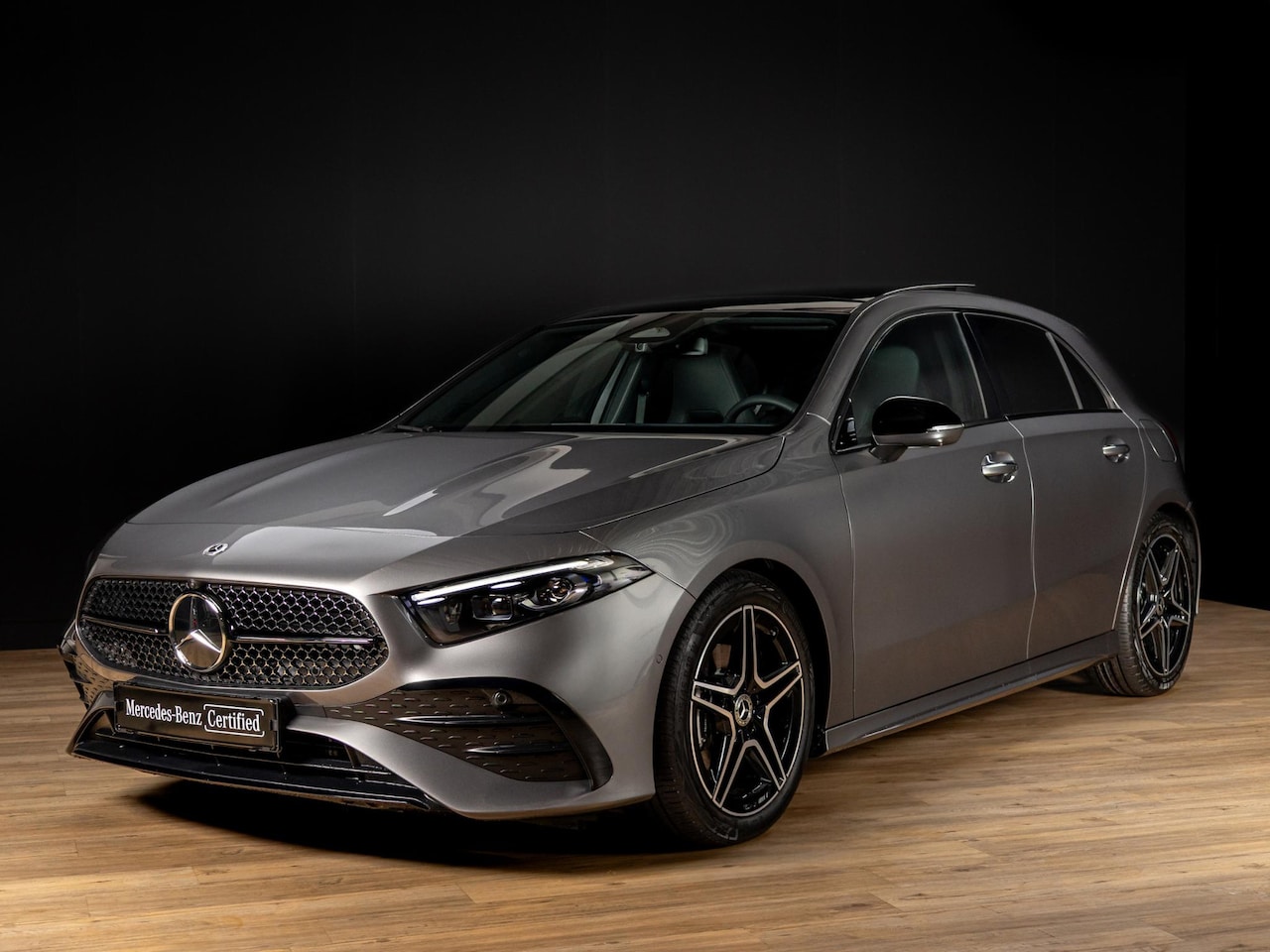 Mercedes-Benz A-klasse - Hatchback 180 Business Solution AMG Premium PLUS | Panorama dak - AutoWereld.nl
