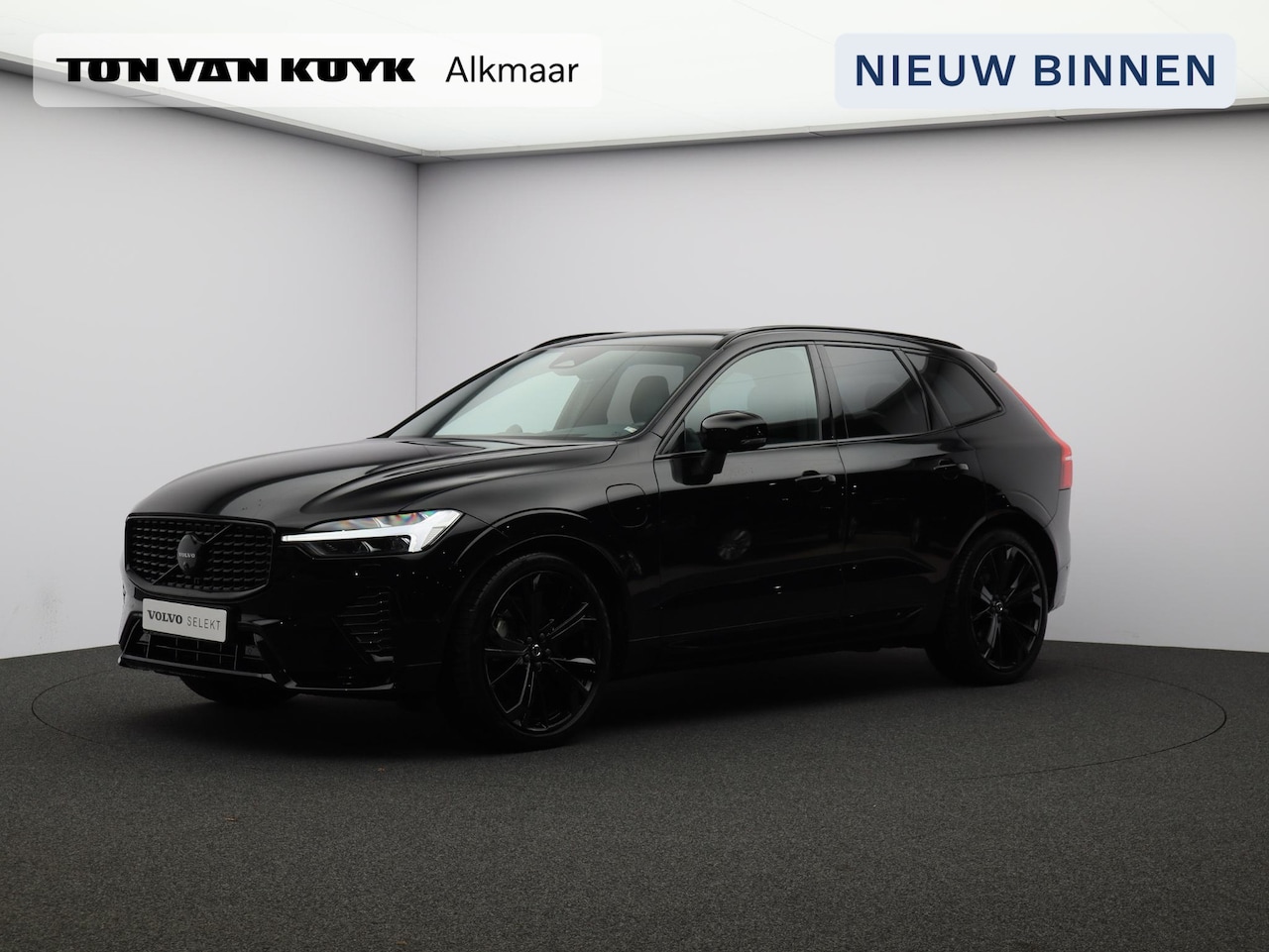 Volvo XC60 - T8 AWD Plug-in hybrid AWD Ultra Black Edition / Luchtvering / Trekhaak / B&W audio / 360 c - AutoWereld.nl