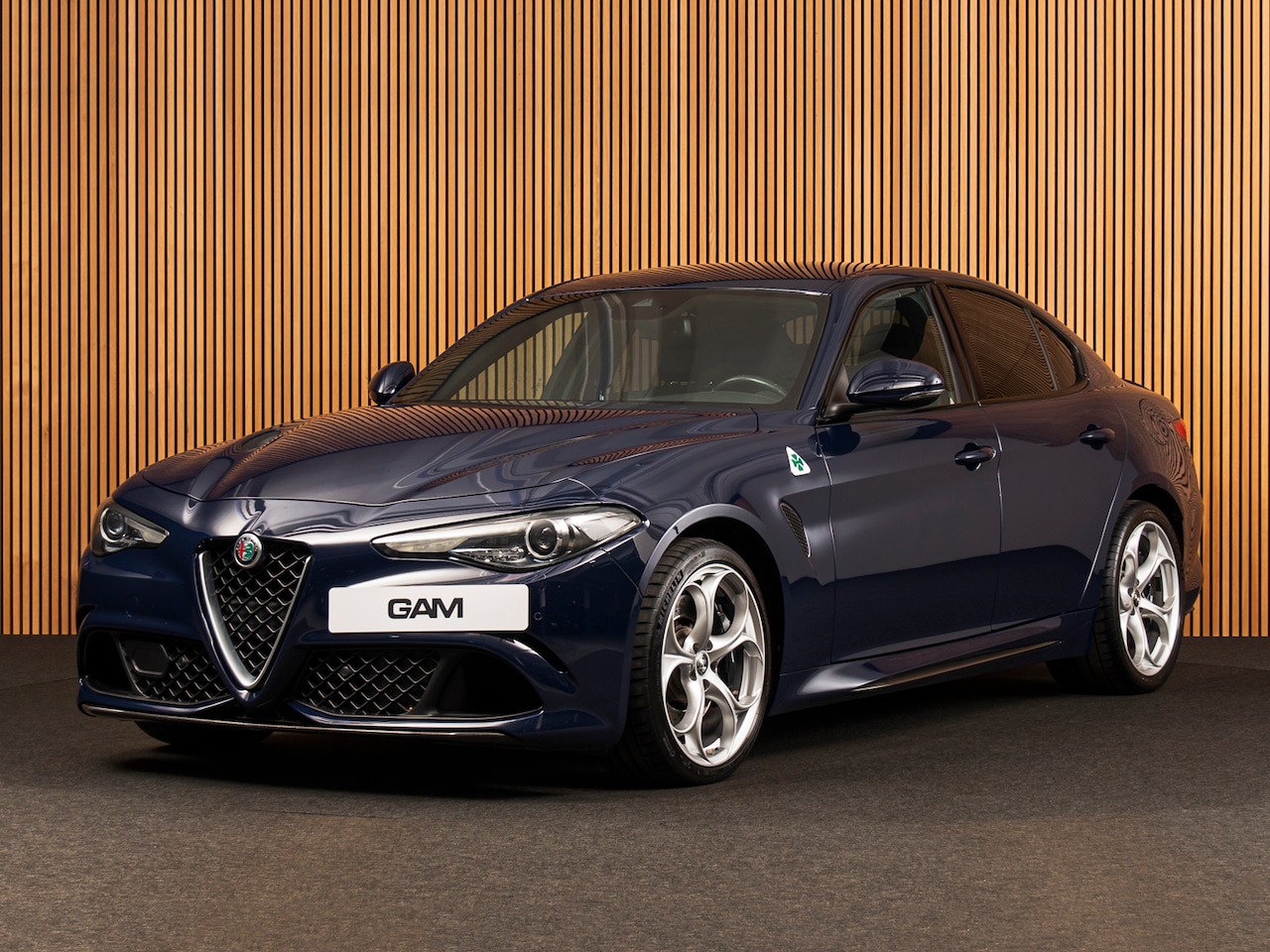 Alfa Romeo Giulia - 2.9 V6 Quadrifoglio Blu Olandese - AutoWereld.nl