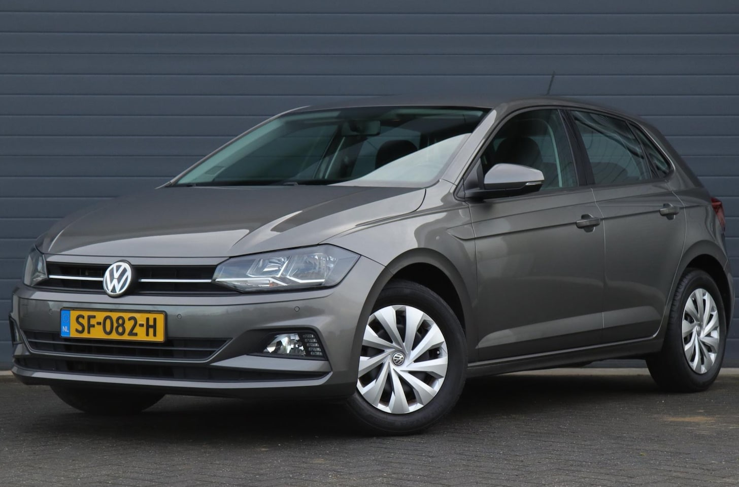 Volkswagen Polo - 1.0 TSI Automaat / Carplay / Navi / PDC - AutoWereld.nl