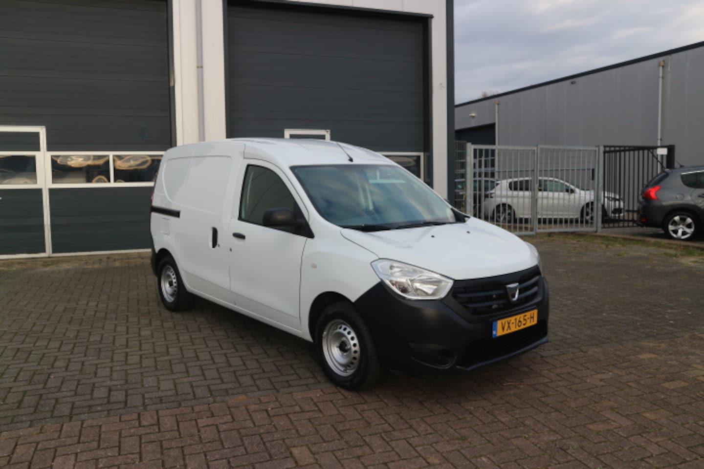 Dacia Dokker - 1.6 MPI 100 Basic 1.6 MPI 100 Basic - AutoWereld.nl