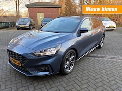 Ford Focus - 1.0 EcoB. ST LINE TREKHAAK/CAMERA/CARPLAY/STUURVERW
