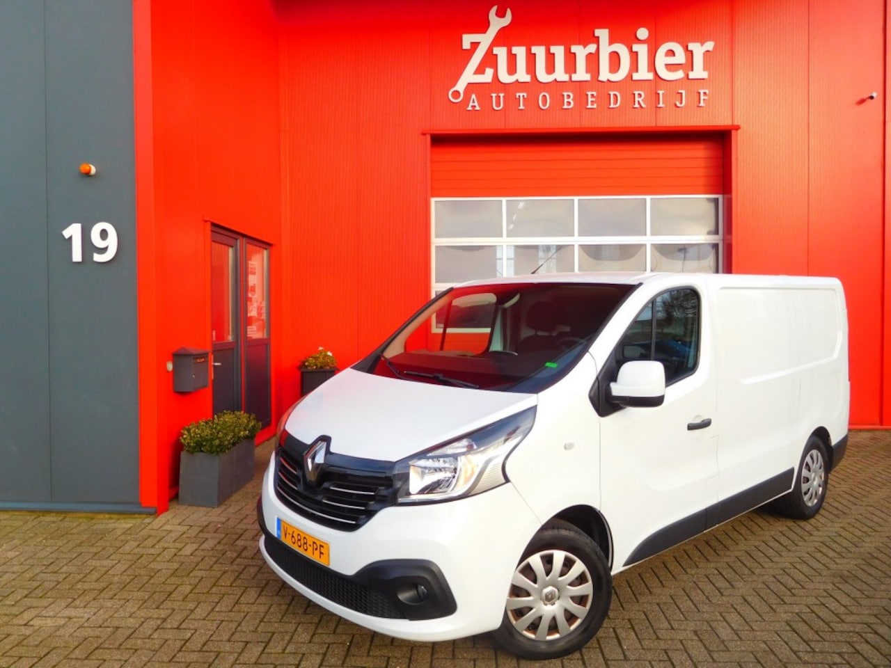 Renault Trafic - 1.6 dCi T27 L1 H1Comfort Euro 6 - AutoWereld.nl