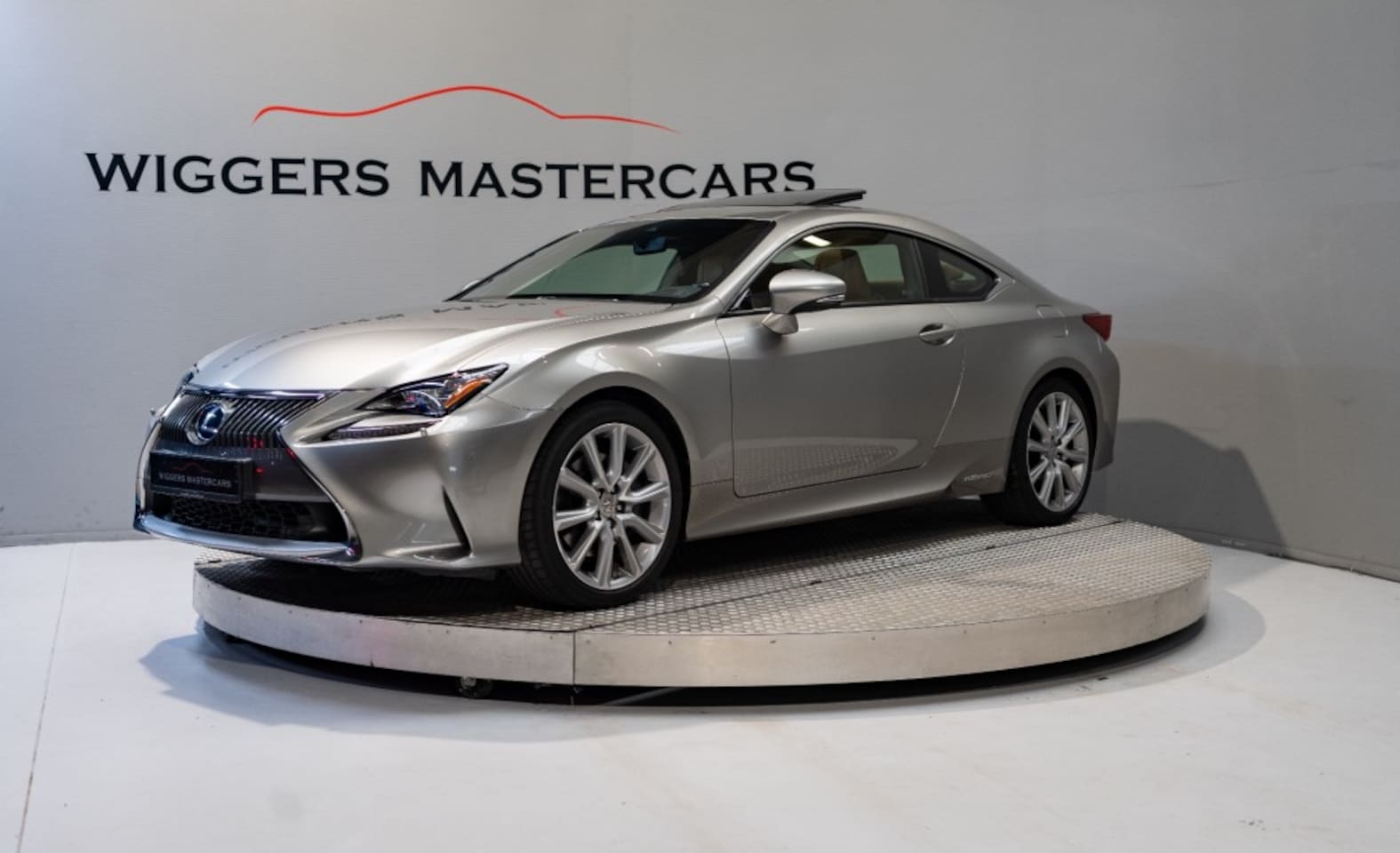 Lexus RC - 300h Luxury Line 300H LUXURY LINE, Mark Levinson, El.schuifdak, Leder, LED, Lane Assist - AutoWereld.nl