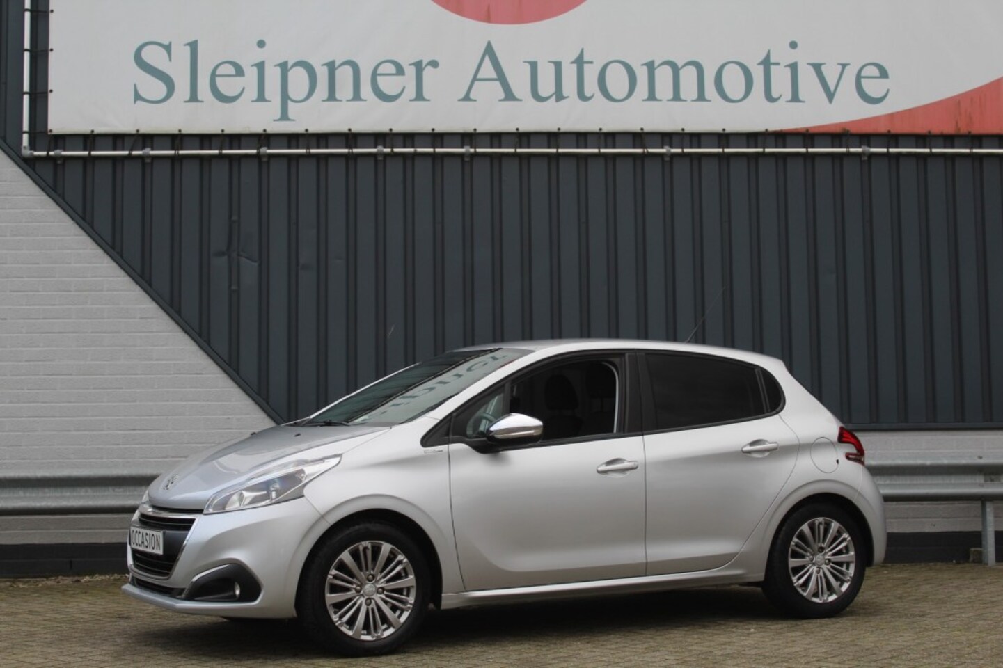 Peugeot 208 - 1.2 PURETECH ALLURE NAVI/5drs) d-riem vervangen!! - AutoWereld.nl