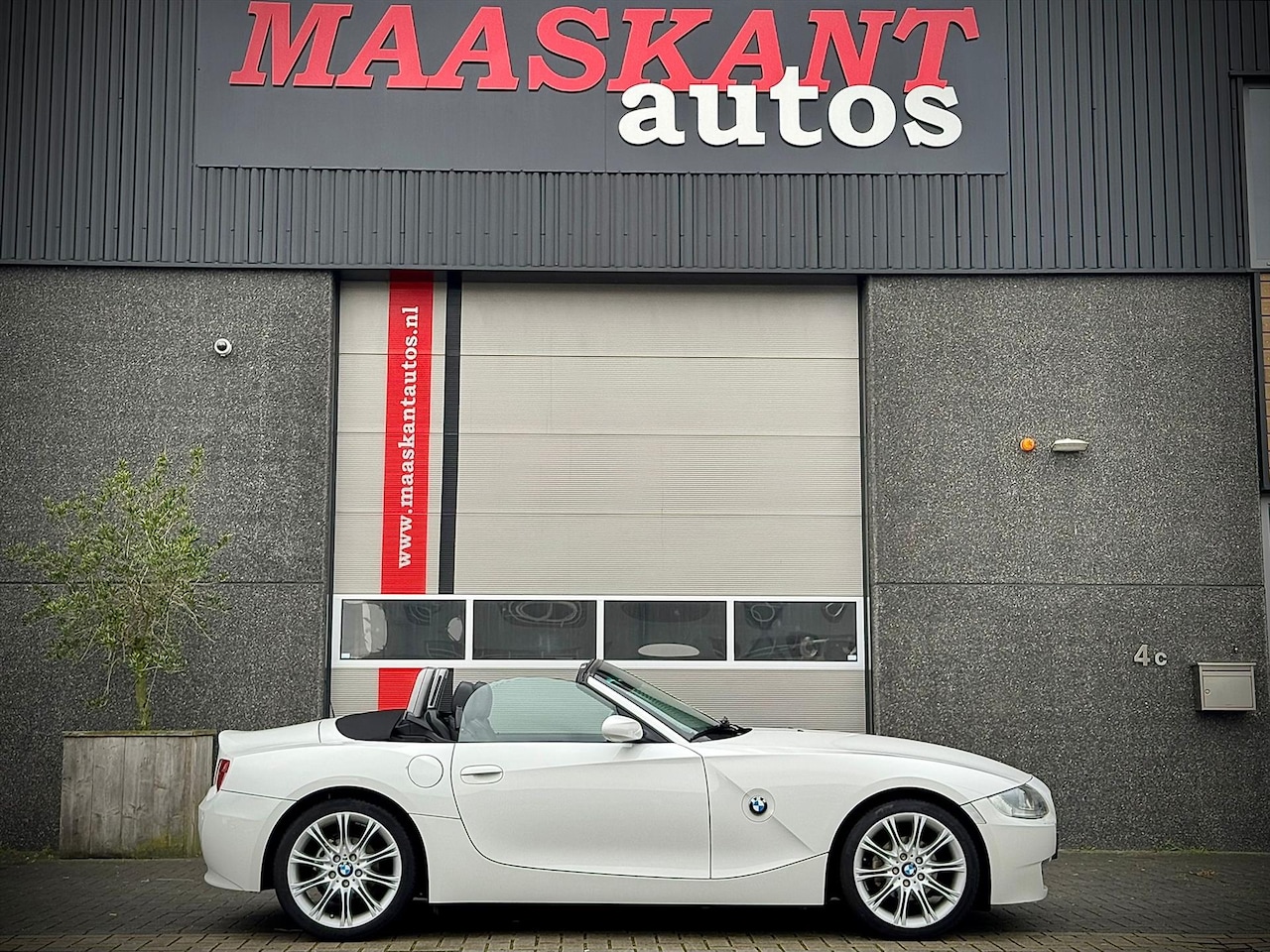 BMW Z4 Roadster - 2.0i / Leder / Alpin white / M-options / Cruise / DISTRIBUTION CHAIN REPLACED! - AutoWereld.nl