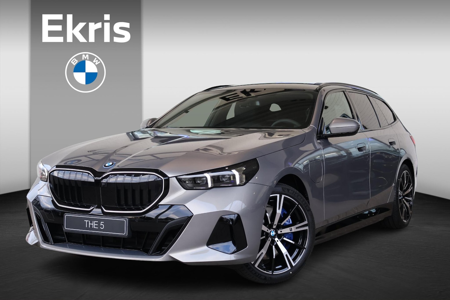 BMW 5-serie Touring - 550e xDrive | M Sportpakket Pro | Innovation Package | Travel Pack | Comfort Pack - AutoWereld.nl