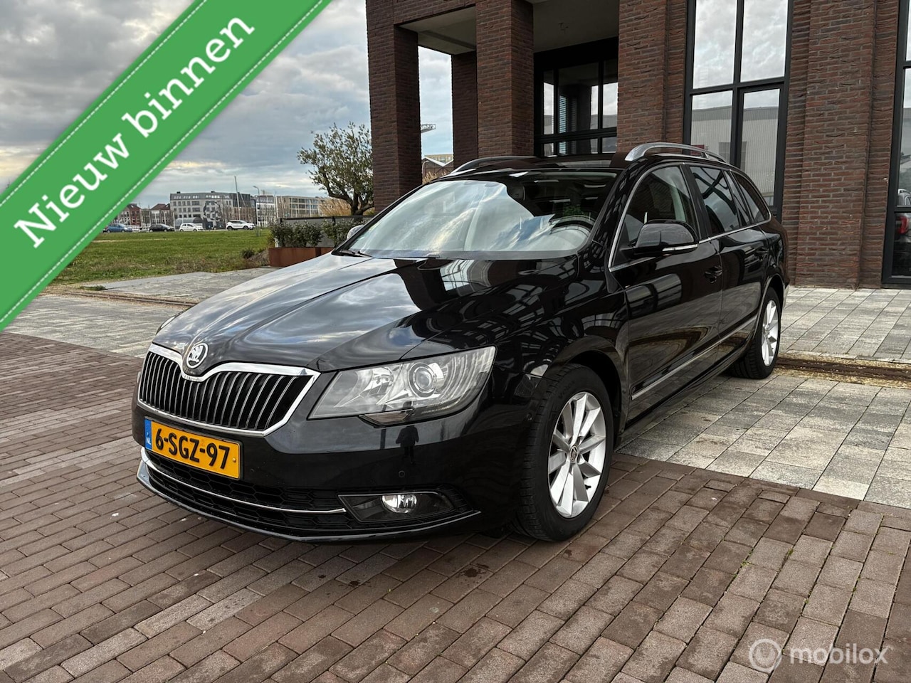 Skoda Superb Combi - 1.6 TDI Active Business Led Clima Cruise - AutoWereld.nl