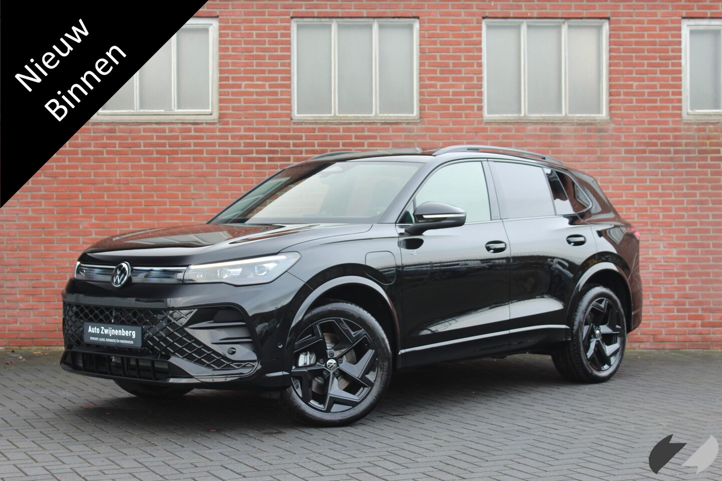 Volkswagen Tiguan - 1.5 eHybrid R-Line Edition | Pano | Trekhaak | ACC | - AutoWereld.nl