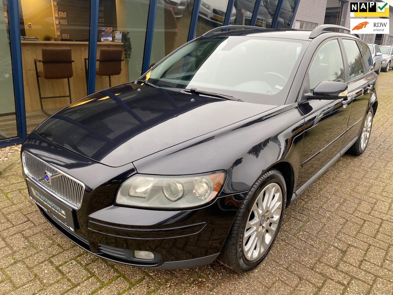Volvo V50 - 2.4i Momentum 170PK Automaat - AutoWereld.nl