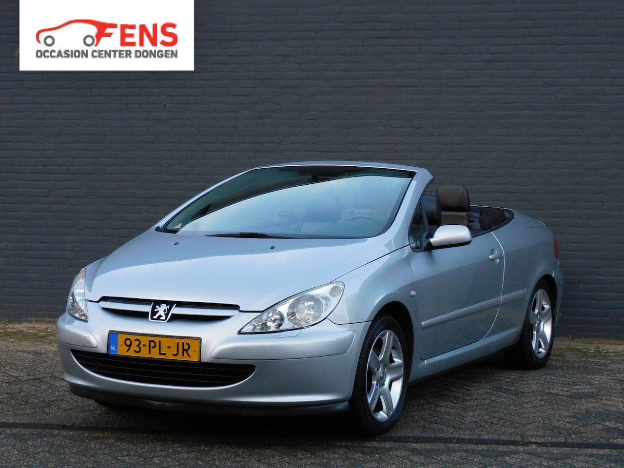 Peugeot 307 CC - 2.0-16V NETTE AUTO! LEER! CRUISE! CLIMA! 4 SEIZOENEN BANDEN! LM VELGEN! - AutoWereld.nl