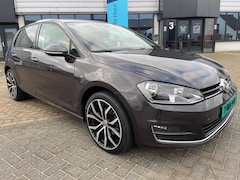 Volkswagen Golf - 1.2 TSI Lounge, Navigatie , Keyless Entry , Carplay