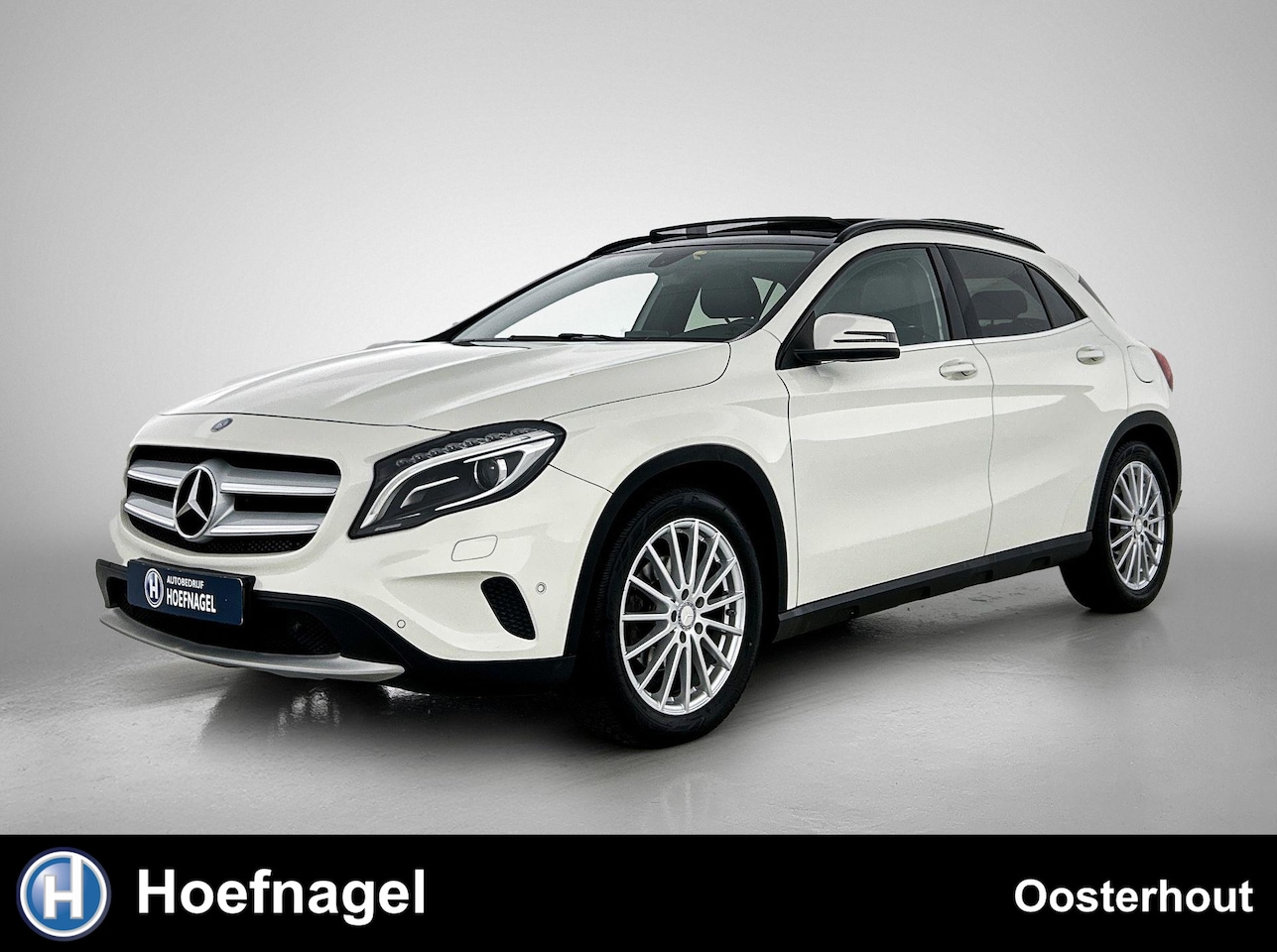 Mercedes-Benz GLA-Klasse - 200 Prestige | Automaat | Panoramadak | Camera | Navigatie | Stoelverwarming | Parkeersens - AutoWereld.nl