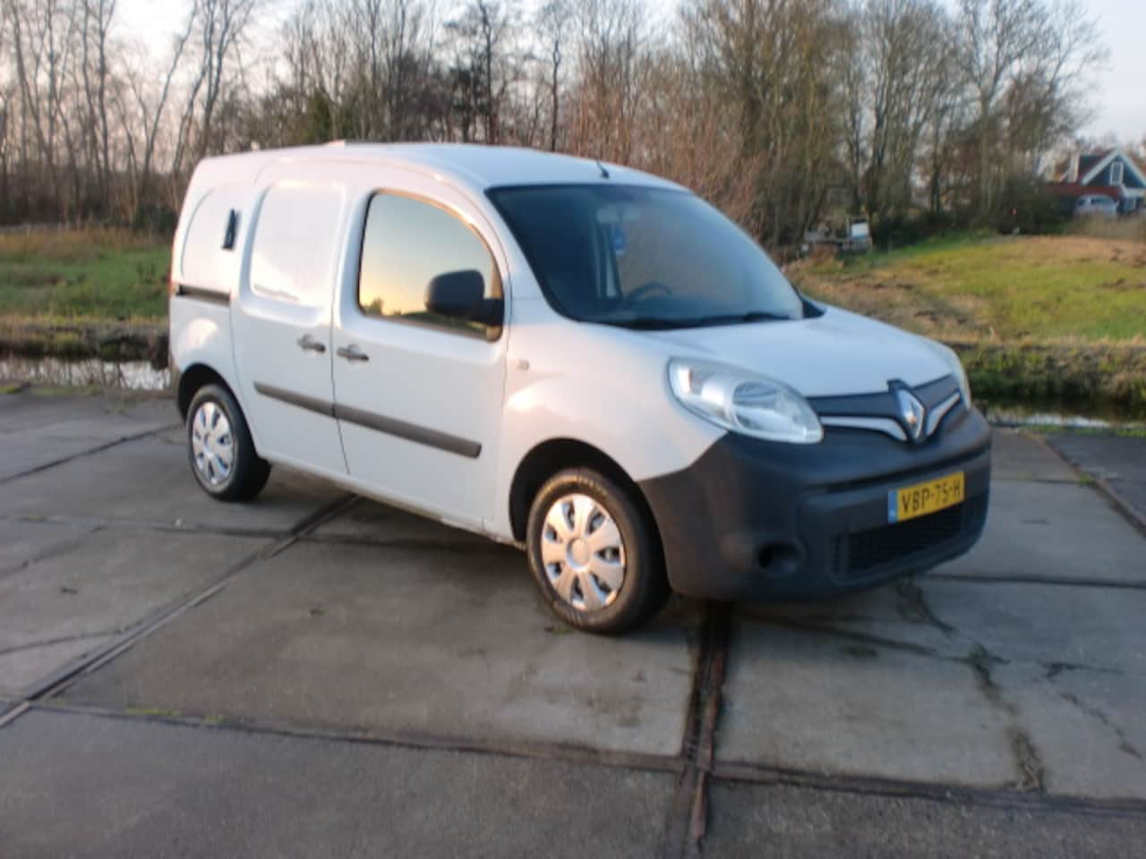 Renault Kangoo - 1.5 DCI 5D BJ2019 EU6 KM165 APK9-26 LEASE€130 - AutoWereld.nl