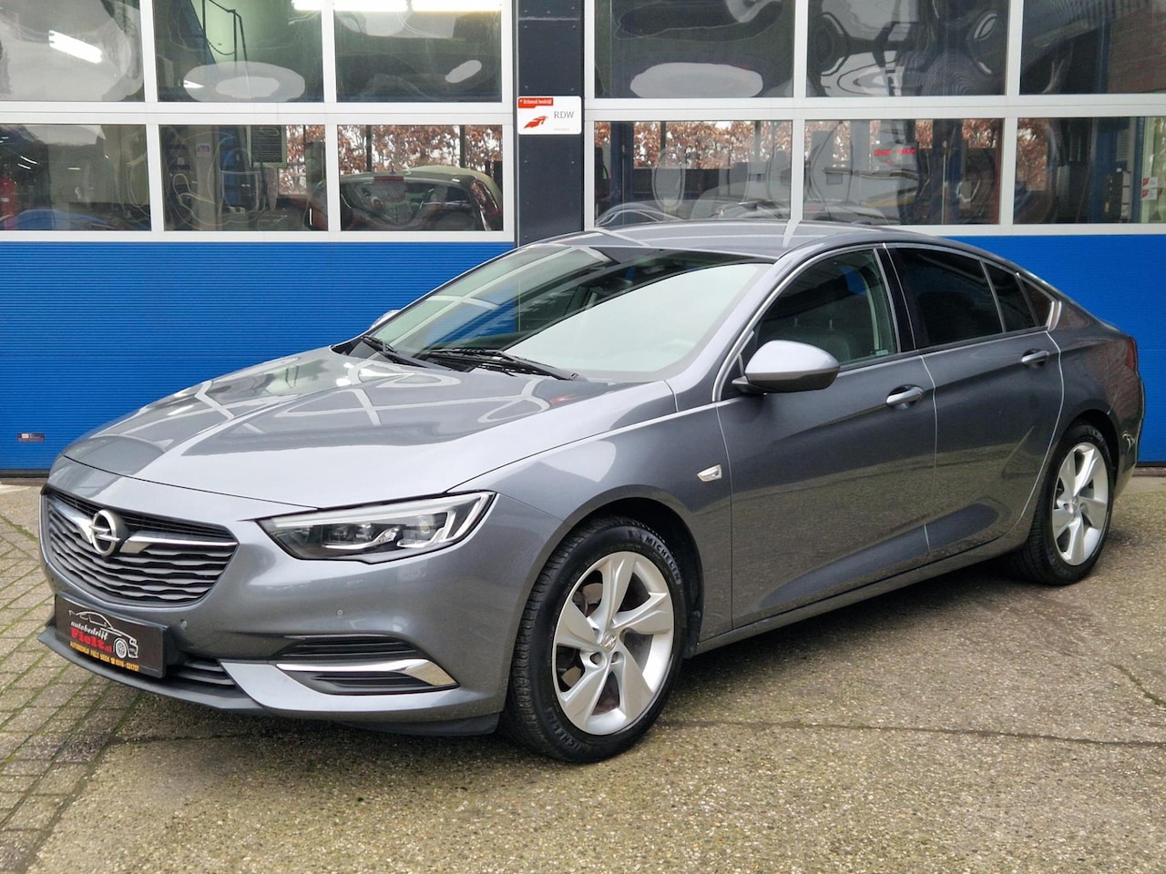 Opel Insignia - 1.5 Turbo Automaat / Trekhaak / Carplay / Camera / Keyless / Cruise control / Stuur en sto - AutoWereld.nl