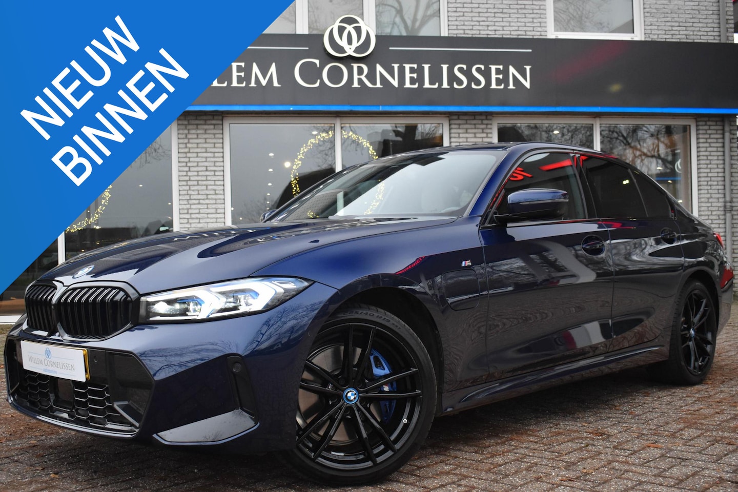 BMW 3-serie - 320e M-Sport ACC Head Up Elc Stoelen Leder Camera - AutoWereld.nl