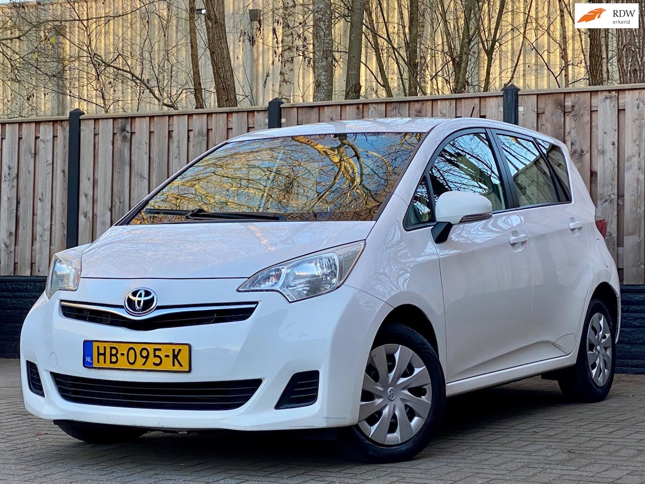 Toyota Verso S - 1.3 VVT-i Comfort 1.3 VVT-i Comfort - AutoWereld.nl