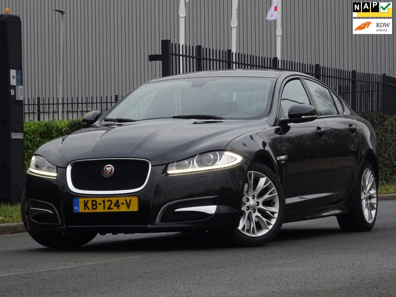Jaguar XF - 2.0d Pure AUTOMAAT NAP/LEER/NAVI/CAMERA/MEMORY/PDC - AutoWereld.nl