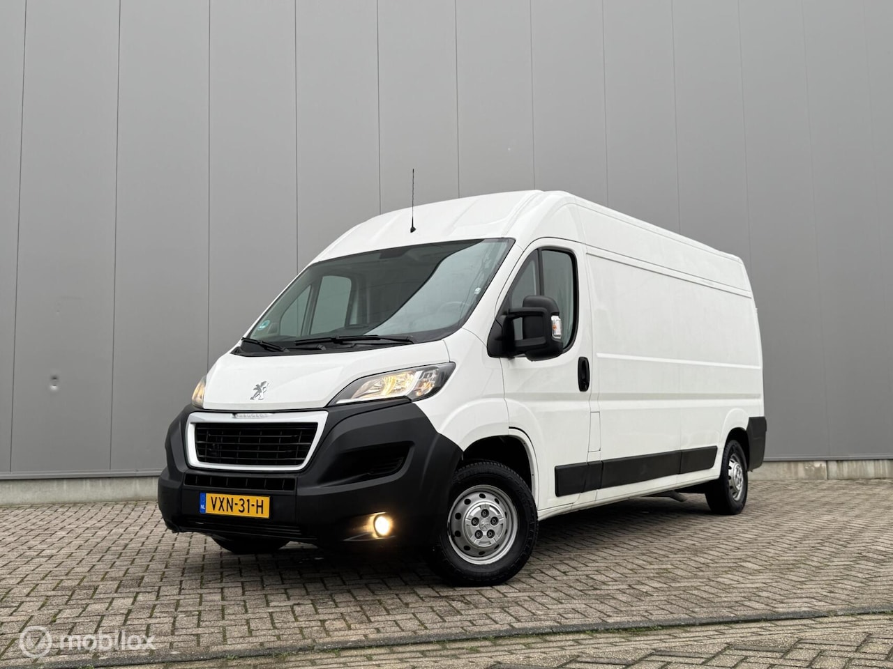 Peugeot Boxer - Bestel 335 2.0 BlueHDI L3H2 Pro | Camera | Camper | Trekhaak | Airco | Cruise | Mistlampen - AutoWereld.nl