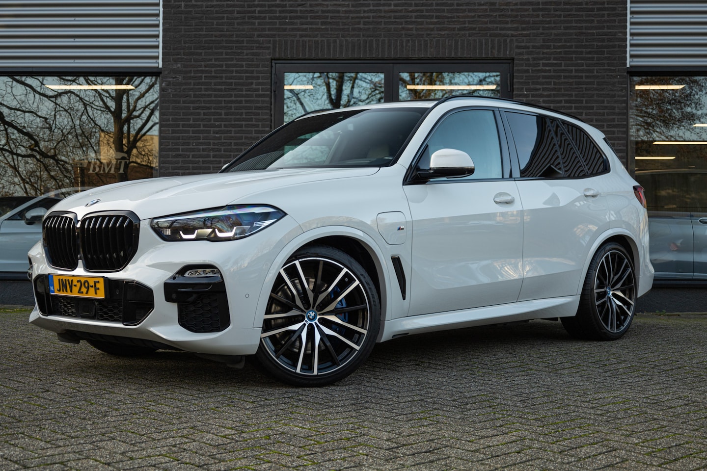 BMW X5 - G05 xDrive45e High Executive M Sport / Pano / 360 / Softclose - AutoWereld.nl