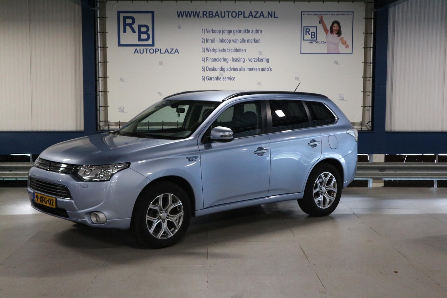 Mitsubishi Outlander - 2.0 PHEV Executive Edition NAP/ STOELVERWARMING/ LEUKE AUTO! - AutoWereld.nl