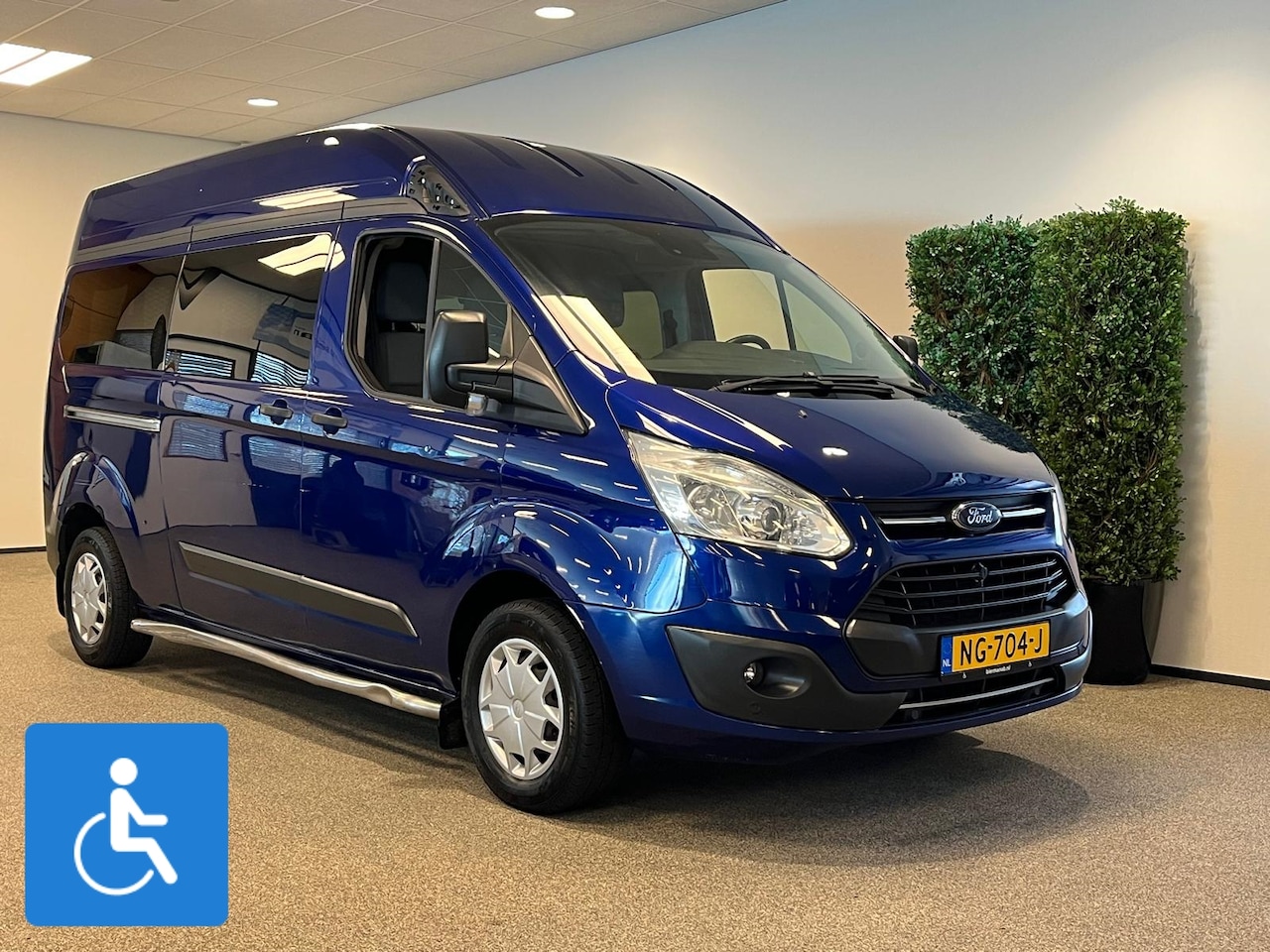 Ford Transit Custom - L2H2 Rolstoelbus 4+1 (airco) - AutoWereld.nl